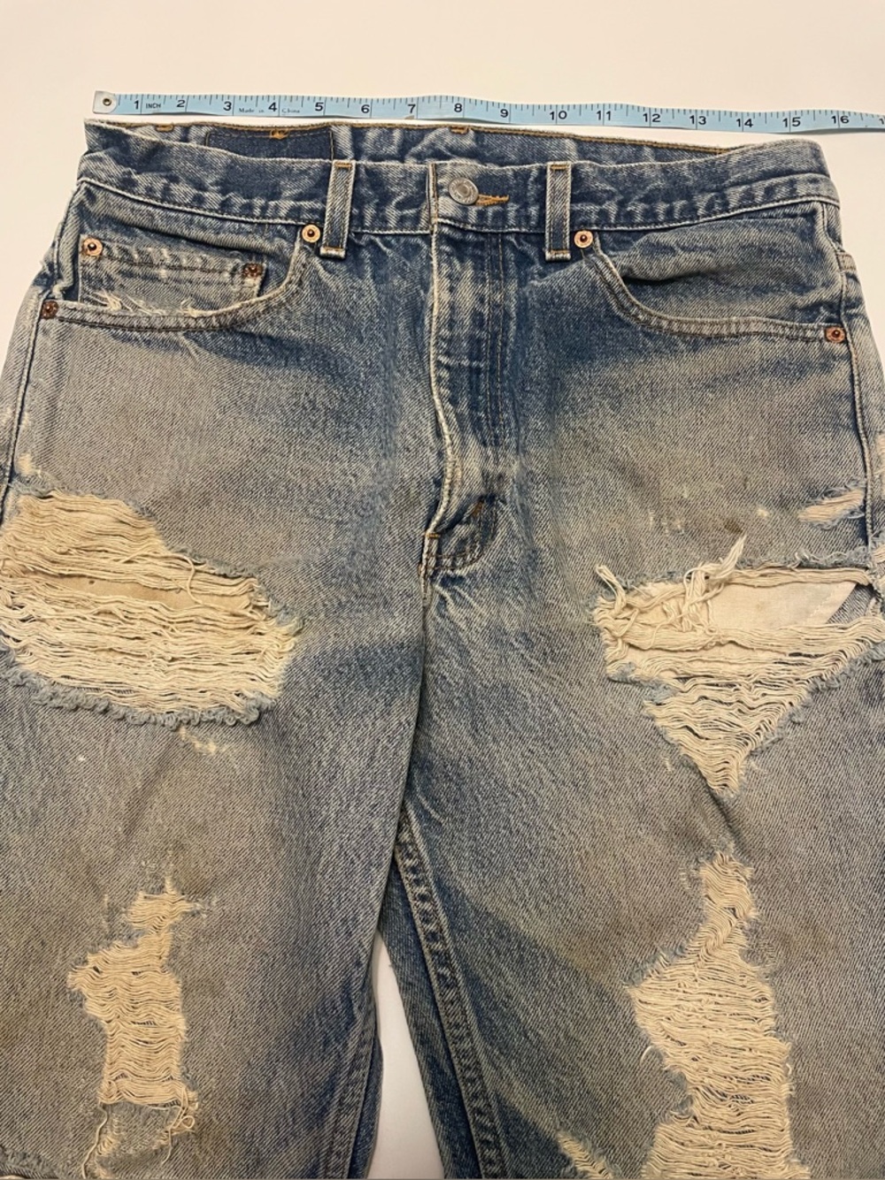 Levi 517 Bootcut Vintage Distressed Blue Denim Ripped Jeans Size 33x32 - Picture 3 of 9